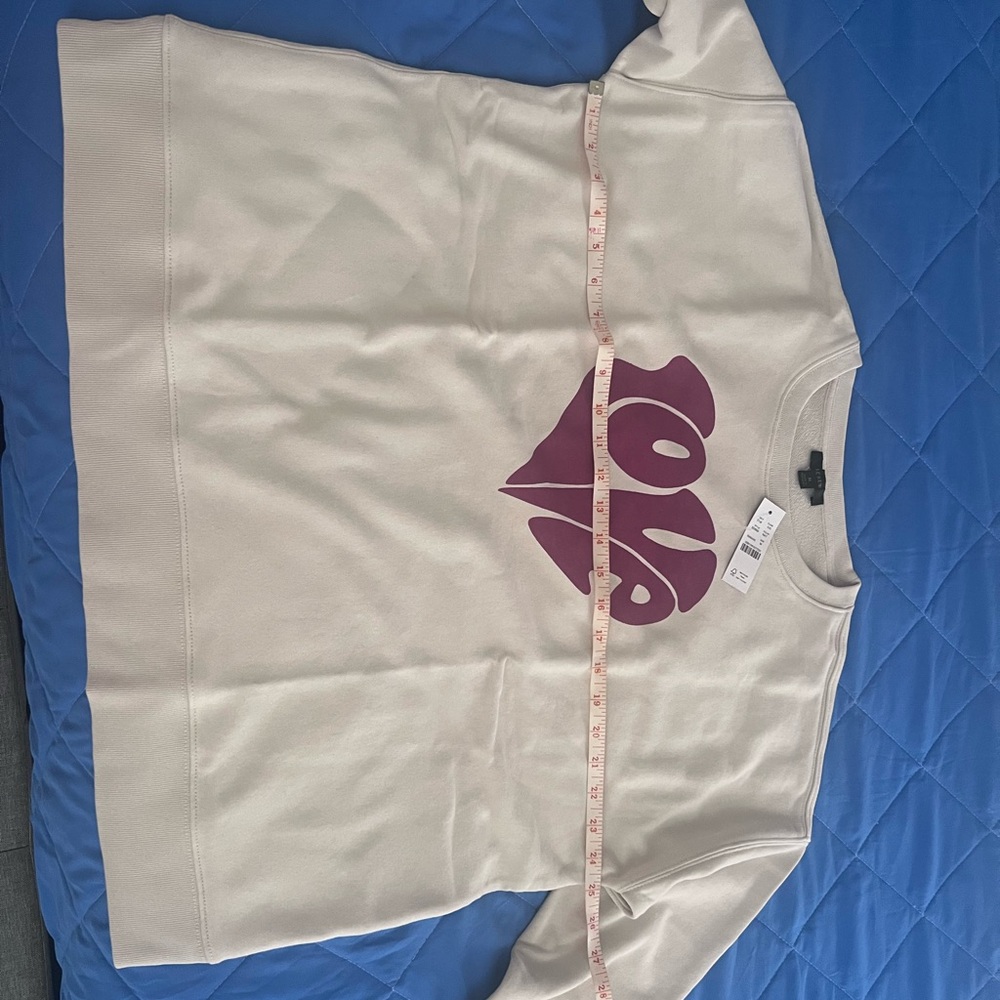 NWT sweatshirt relaxed fit